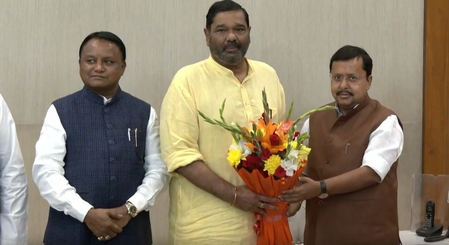 Former BJD lawmaker Debashish Samantaray joins BJP, meets party chief Nitin Nabin (Ld)