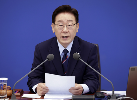 South Korean President calls for stepped-up efforts to acquire nuclear-powered submarines