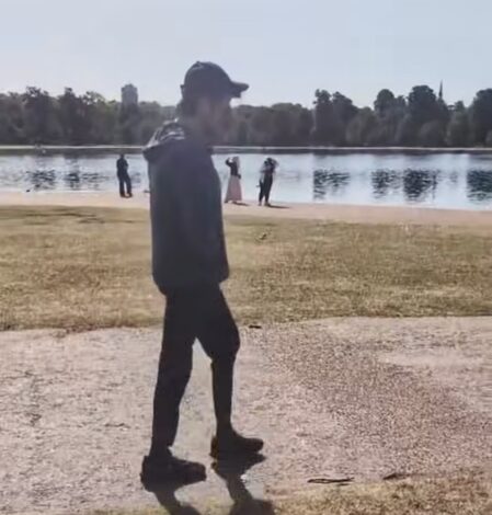 Anil Kapoor takes a walk down memory lane in London’s Hyde Park Anil Kapoor takes a walk down memory lane in London’s Hyde Park