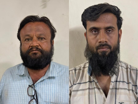 Gujarat ATS, Valsad SOG bust suspected MD manufacturing unit in Vapi, drugs worth Rs 7 crore seized Gujarat ATS, Valsad SOG bust suspected MD manufacturing unit in Vapi, drugs worth Rs 7 crore seized