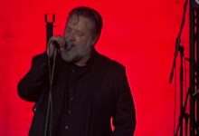 Russell Crowe defends his heated exchange in Paris Russell Crowe defends his heated exchange in Paris