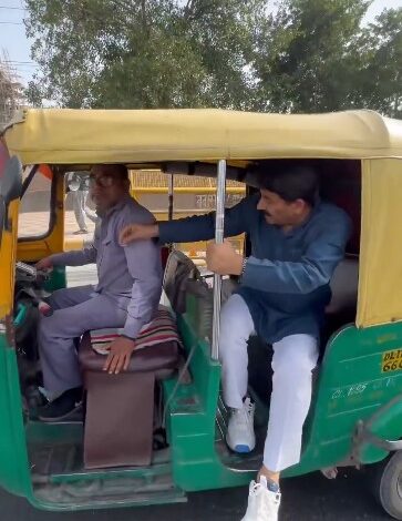 Manoj Tiwari joins Centre’s push for fuel-saving public transport use, travels by auto Manoj Tiwari joins Centre’s push for fuel-saving public transport use, travels by auto