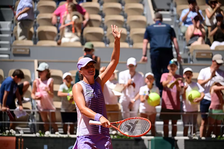 French Open: Iga Swiatek reaches third round; likely to run into Ostapenko next French Open: Iga Swiatek reaches third round; likely to run into Ostapenko next