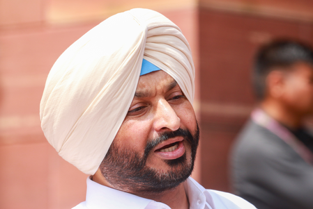 Facing poll norms violation charge, Union Minister Ravneet blames Punjab AAP chief for personal attack