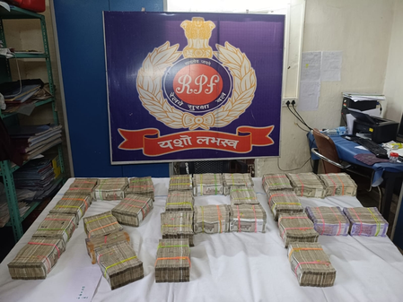 GRP, RPF seize Rs 1.22 crore hawala money, drugs valued at Rs 41 lakh GRP, RPF seize Rs 1.22 crore hawala money, drugs valued at Rs 41 lakh