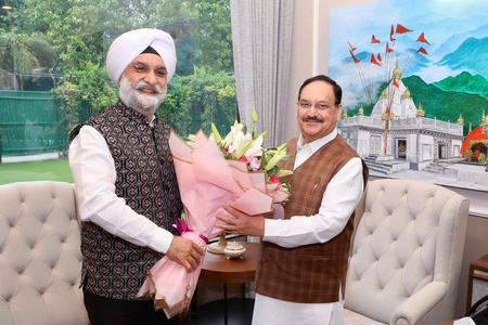 Delhi L-G discusses health issues with Union Minister JP Nadda