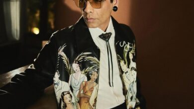 Karan Johar unfollows SRK, Alia, Kareena on Instagram; Continues to follow Priyanka Chopra Karan Johar unfollows SRK, Alia, Kareena on Instagram; Continues to follow Priyanka Chopra