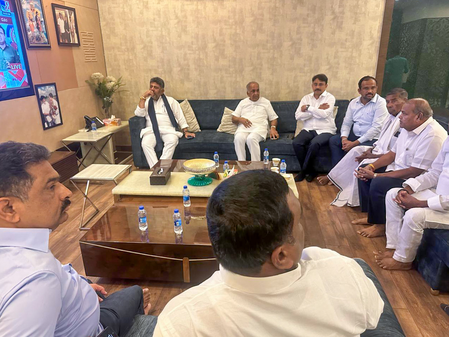 Congress leadership transition: CLP meets at Vidhana Soudha; Venugopal says new CM announced today Congress leadership transition: CLP meets at Vidhana Soudha; Venugopal says new CM announced today