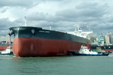 India-bound oil tanker crosses Strait of Hormuz India-bound oil tanker crosses Strait of Hormuz