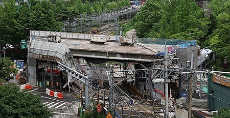 South Korea: Police raid Seoul city govt, engineering company over overpass collapse