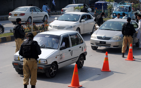 Pakistani police arrest Afghan journalist amid uncertainty over charges