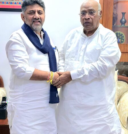 K’taka leadership change: D.K. Shivakumar seeks blessings of Kharge, says CLP leader election is ‘immediate priority’