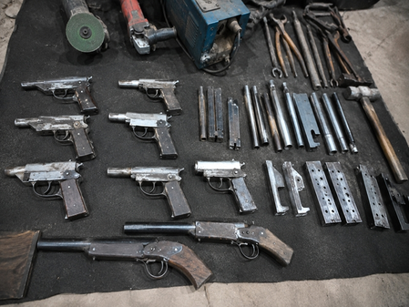 Madhya Pradesh: Police bust illegal arms factory on Rupa river bank, five held Madhya Pradesh: Police bust illegal arms factory on Rupa river bank, five held