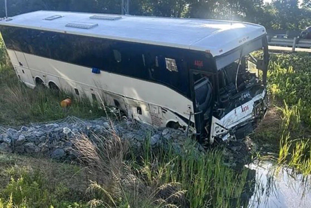 Five Killed, dozens injured in Virginia bus crash; US Transport Secretary slams driver licensing issues