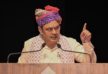 Raj CM calls for clean cities, honest service; urges civic body employees to lead state’s urban transformation
