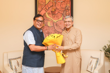 Assam CM meets Union Railway Minister, discusses expansion projects