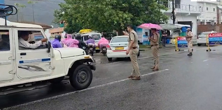 Kedarnath Yatra resumes after temporary suspension amid extreme rainfall Kedarnath Yatra resumes after temporary suspension amid extreme rainfall