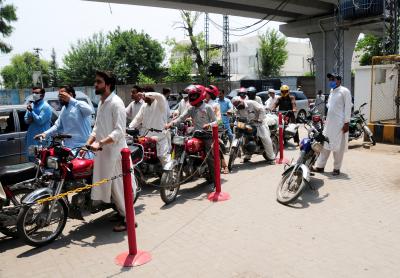 US-Iran war strikes structural blow to Pakistan’s economy