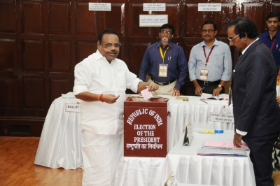 AIADMK faces fresh jolt as former Speaker Dhanapal quits party, cites ‘neglect’