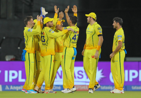 ‘We start the dance’: Simons urges bowlers to seize control amid changing T20 dynamics