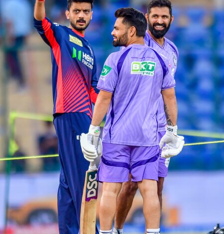 IPL 2026: Unchanged KKR elect to bowl first against DC, Mukesh, Vipraj included