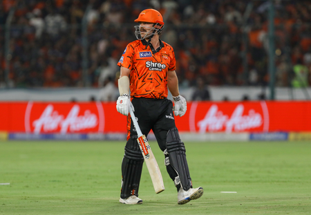 ‘People abusing wives, kids are lowest form of…’: Chopra slams social media abusers after Kohli-Head controversy