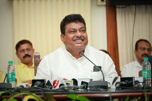 Can’t speak what’s on Rahul Gandhi’s mind: K’taka Minister on change in state leadership Can’t speak what’s on Rahul Gandhi’s mind: K’taka Minister on change in state leadership