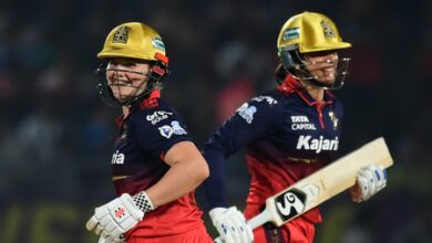 ‘She gives freedom to players’: Karthik draws comparison between Mandhana and Dhoni