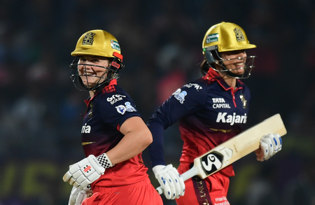 ‘She gives freedom to players’: Karthik draws comparison between Mandhana and Dhoni