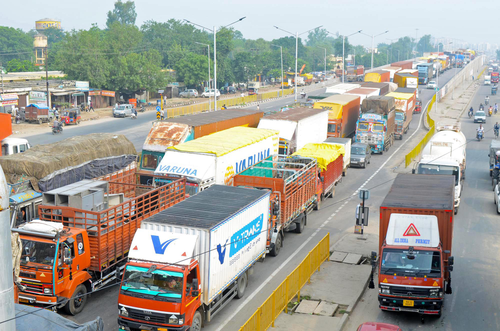 Cabinet okays Rs 9,585 crore green scheme to replace old trucks, buses in Delhi-NCR
