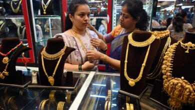 Gold, silver witness volatile trade amid Fed rate concerns