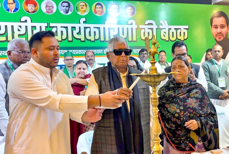 Oppn criticises govt after Rabri Devi, Lalu Prasad withdraw security; NDA says not for ‘status symbol’ Oppn criticises govt after Rabri Devi, Lalu Prasad withdraw security; NDA says not for ‘status symbol’