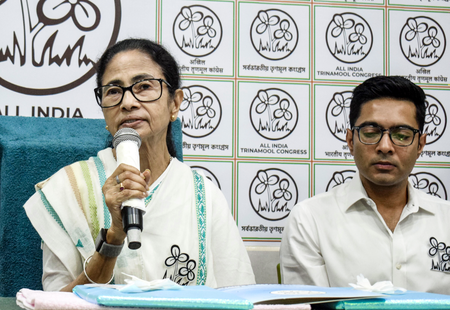 Calcutta HC serves contempt of court notices to Mamata Banerjee, Abhishek Banerjee Calcutta HC serves contempt of court notices to Mamata Banerjee, Abhishek Banerjee