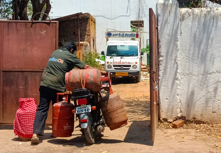 Misuse of Ujjwala scheme led to cut in subsidised LPG cylinders: Hardeep Puri Misuse of Ujjwala scheme led to cut in subsidised LPG cylinders: Hardeep Puri