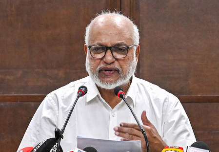 CPI(M) politburo deliberates Kerala loss, Vijayan role