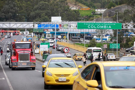 Ecuador lifts 100 pc tariff on Colombian goods from today