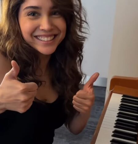 Sharvari plays ‘Maskara’ on piano: Finding new ways to obsess