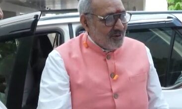 Bihar’s Begusarai court continues relief to Giriraj Singh in 2019 poll-related case