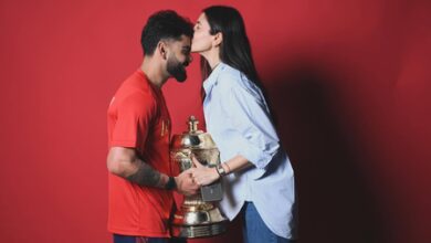 Anushka Sharma celebrates RCB’s IPL win with a sweet kiss on Virat Kohli’s forehead Anushka Sharma celebrates RCB’s IPL win with a sweet kiss on Virat Kohli’s forehead