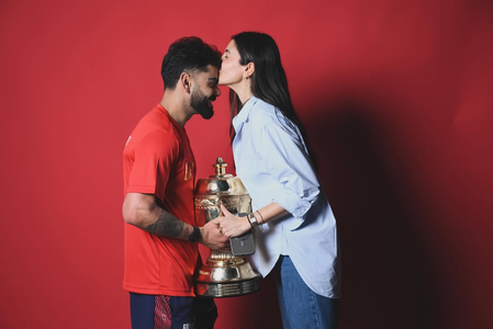Anushka Sharma celebrates RCB’s IPL win with a sweet kiss on Virat Kohli’s forehead Anushka Sharma celebrates RCB’s IPL win with a sweet kiss on Virat Kohli’s forehead
