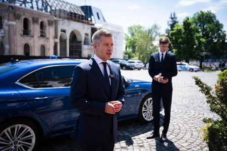 Hungary PM proposes amendment of constitution to remove President