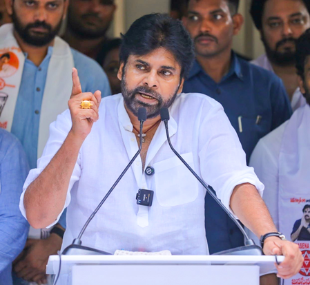 Storm over Pawan Kalyan’s comments bring Telangana sentiment back at centre stage Storm over Pawan Kalyan’s comments bring Telangana sentiment back at centre stage