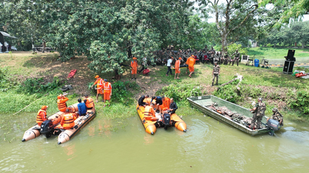 Army, Assam Rifles conduct flood management drills ahead of monsoon Army, Assam Rifles conduct flood management drills ahead of monsoon
