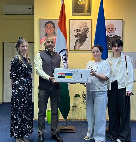 India hands over humanitarian aid to Ukraine’s health ministry