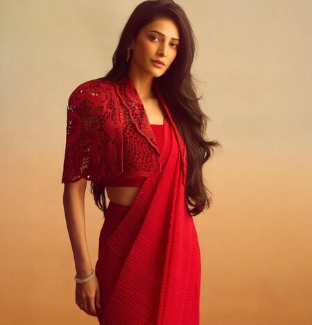 Shruti Haasan recalls watching Kamal Haasan & filmmaker Singeetham create ‘masterpieces’ Shruti Haasan recalls watching Kamal Haasan & filmmaker Singeetham create ‘masterpieces’
