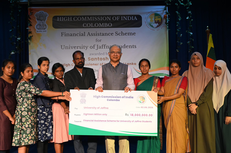 Sri Lanka: Jaffna Univ students presented scholarships under Indian financial support