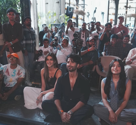Kriti Sanon shares picture of ‘three kids with dreams in their eyes’ featuring Shahid Kapoor, Rashmika Mandanna