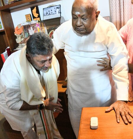 Karnataka: Shivakumar meets Deve Gowda, seek blessings; MB Patil, Ramalinga Reddy thank party for Cabinet post