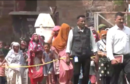 Gujarat Police confirms 166 Bangladeshi nationals in Ahmedabad drive; Aadhaar fraud under probe (Ld)
