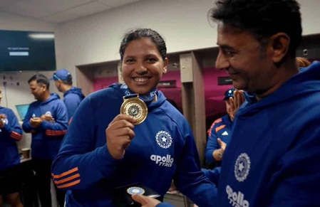 Richa Ghosh clinches Impact Fielder award for T20I series against England